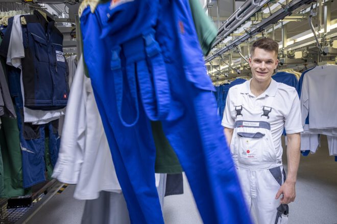Pascal macht eine Ausbildung zum Textilreiniger in Lüneburg